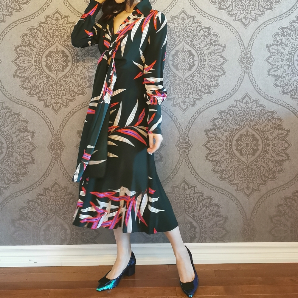 DVF Silk dress with tie